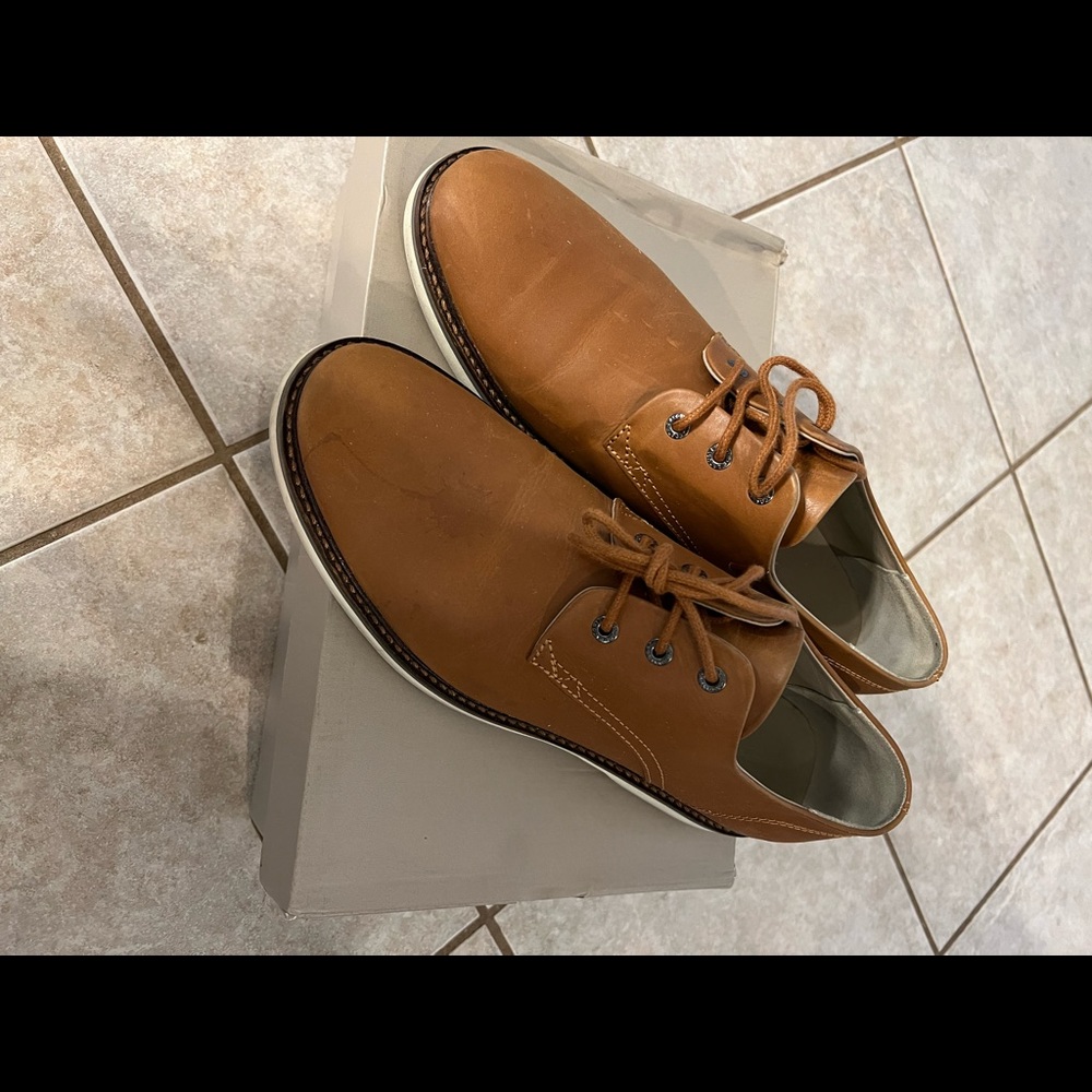 Lacoste leather oxfords, size 10.5